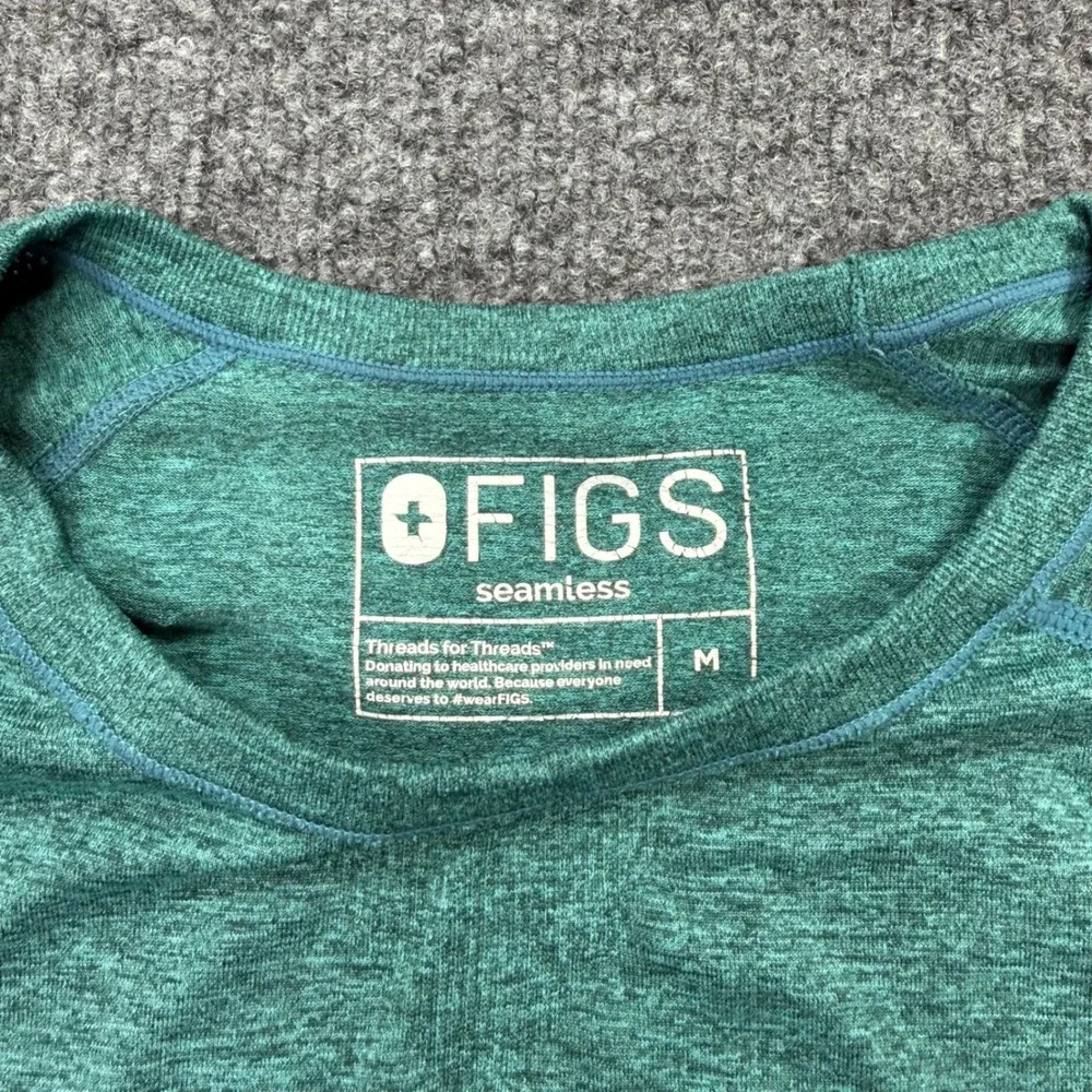 FIGS Seamless Long Sleeve Underscrub Top Mens Medium Green Heathered M18KW1002